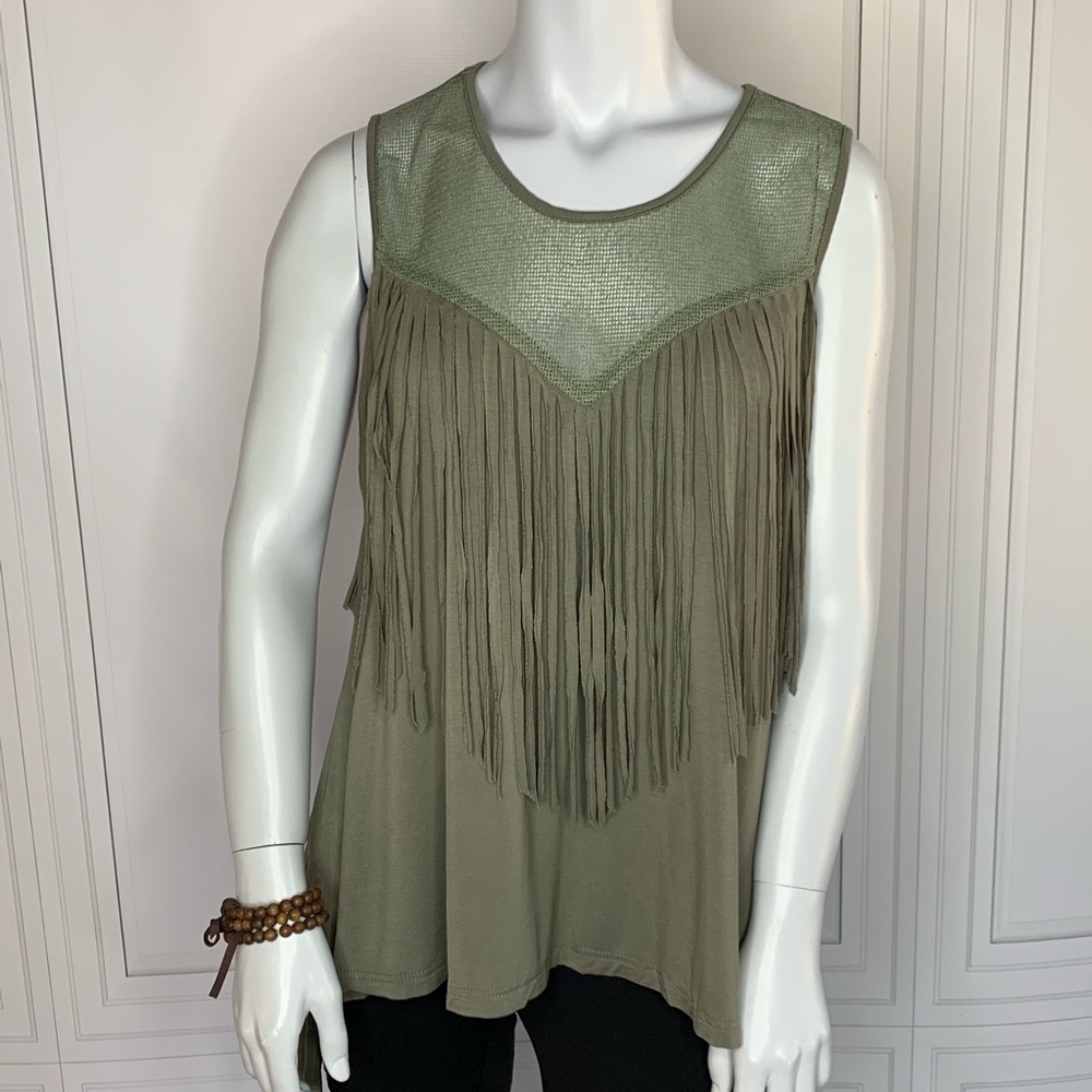 POL Boho Fringe Tank - Picture 3 of 8